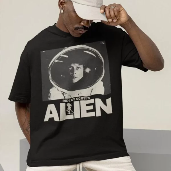 Vintage Alien Movie Shirt Scary Horror Movie Tee