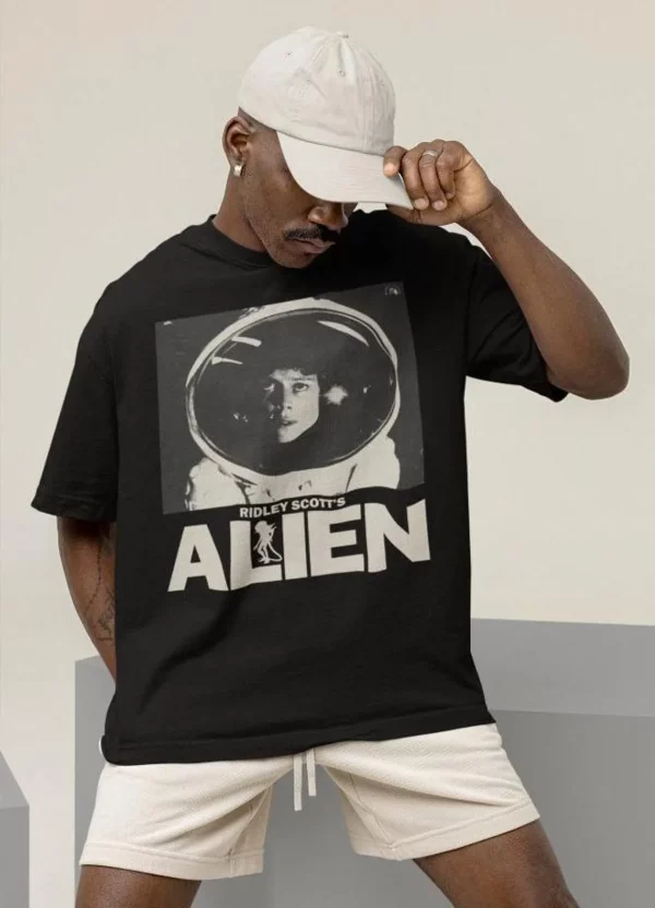 Vintage Alien Movie Shirt Scary Horror Movie Tee